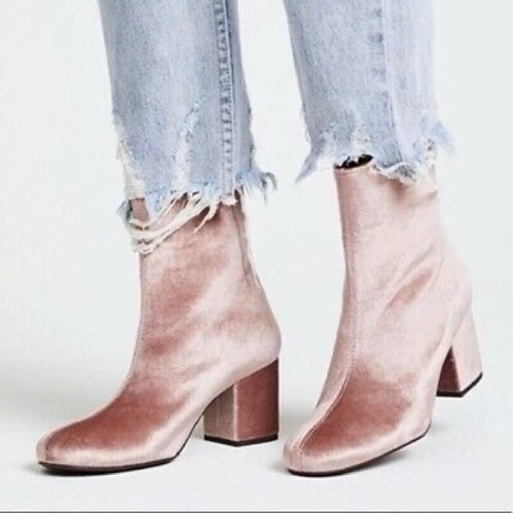 NWOT Free People Velvet Cecile Pink Booties Size 37